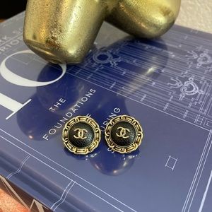 CC Vintage Gold and Leather Earrings E3